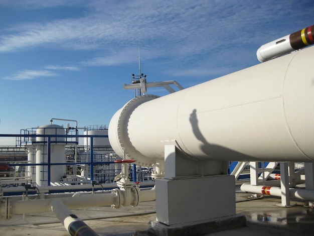 Foto intercambiadores de calor en una refinería