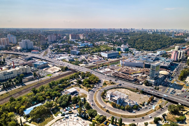 Intercâmbio rodoviário e ferroviário em kiev ucrânia