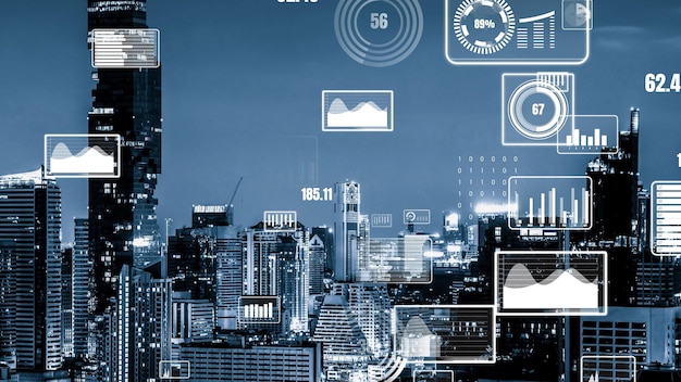La interfaz analítica de datos empresariales vuela sobre una ciudad inteligente que muestra el futuro de la alteración