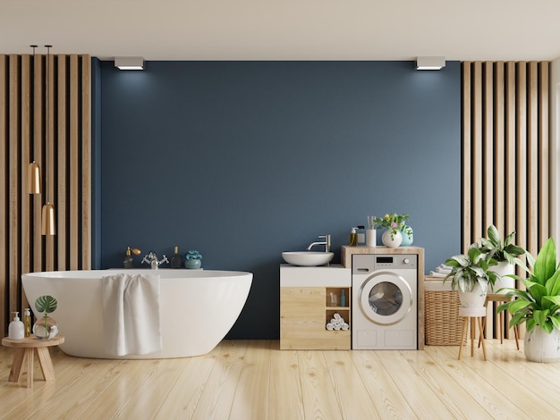 Interior de baño con bañera blanca en pared azul oscuro