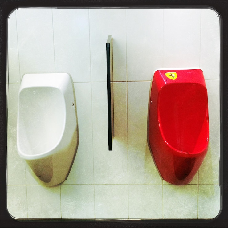 Foto el interior de un baño