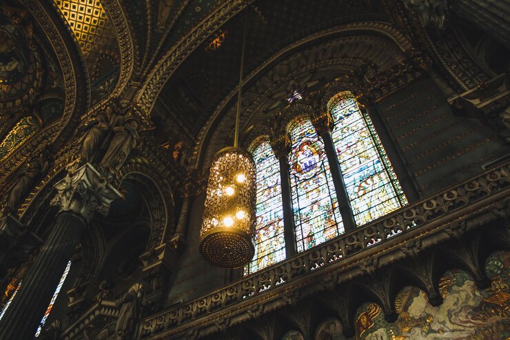 Interior de la basílica de Notre Dame de Fourviere