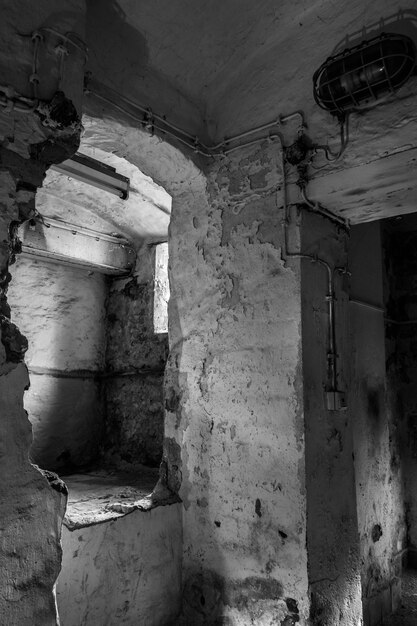 Foto interior de una casa abandonada