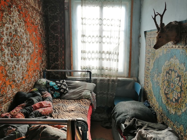 Foto interior de una casa abandonada