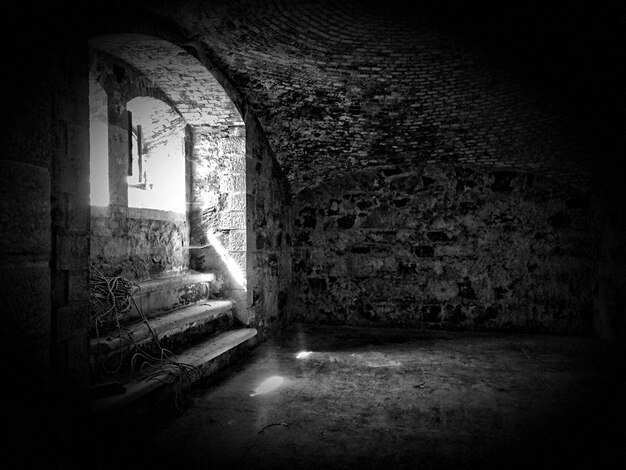 Foto interior de una casa abandonada