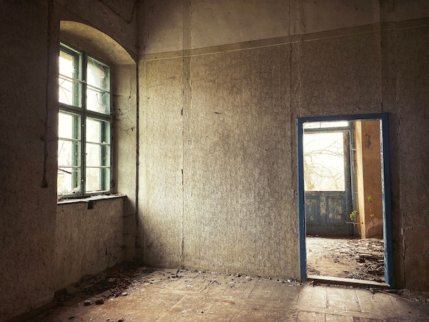 Interior de una casa abandonada.