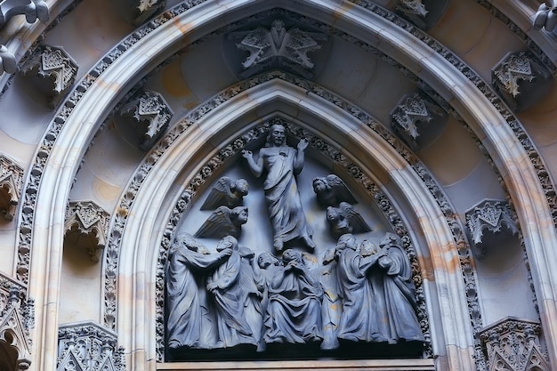 interior de la Catedral Católica de Praga/catedral en la república checa, dentro de la iglesia, el interior católico