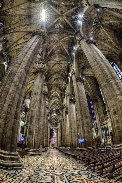 Interior de la catedral de Milán Italia