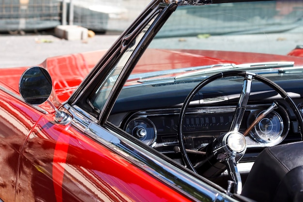 Interior de un coche clásico