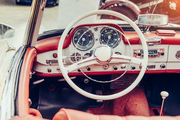 Interior del coche de lujo