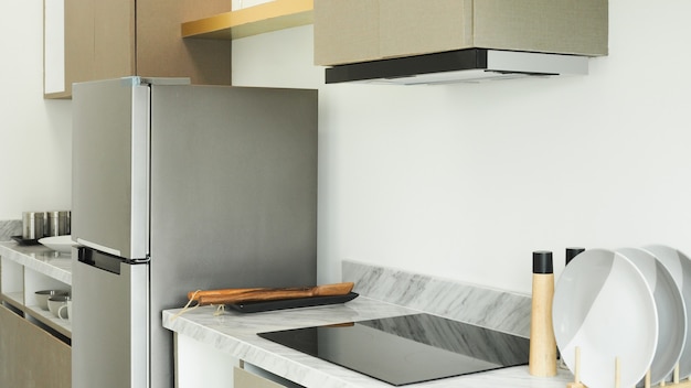 Foto interior de cocina moderna con electrodomésticos integrados
