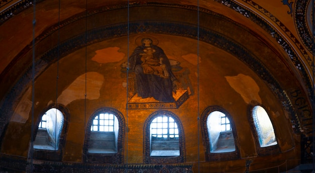 interior da antiga basílica Hagia Sophia