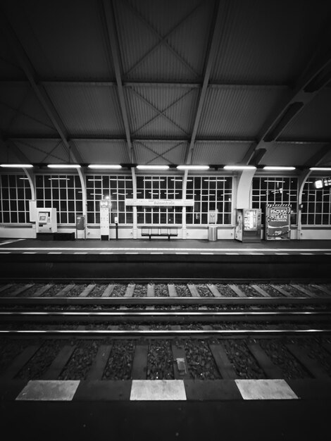 Foto interior da estação de metrô