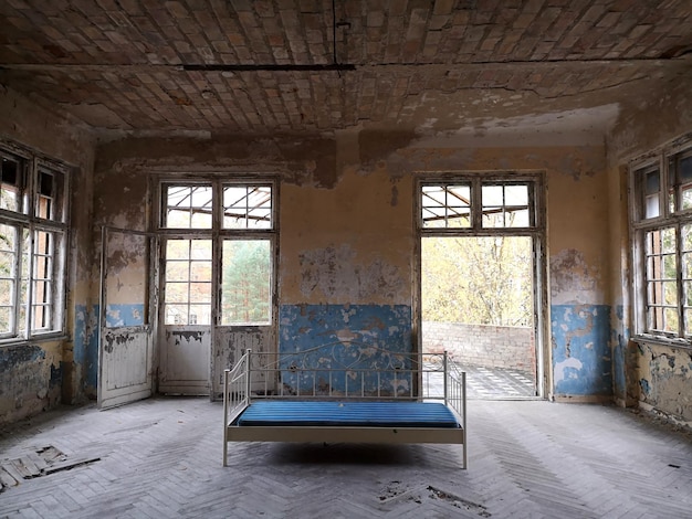 Interior de edifício abandonado