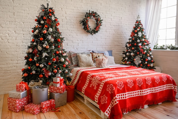 Interior de Natal com caixas de presente e decoração de Natal