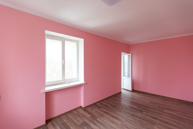 Interior de quarto rosa vazio para design e decoração