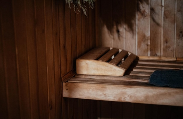 Foto interior de sauna de banho de madeira cama de madeira na casa de banho