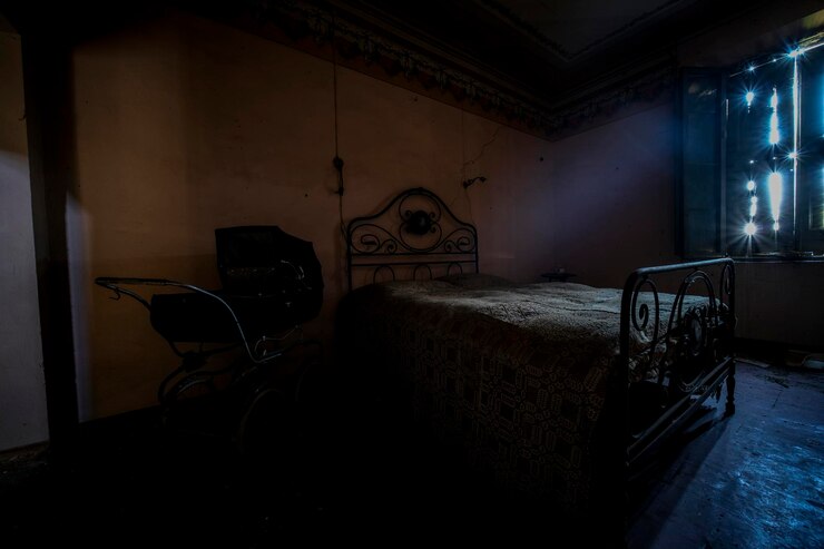 Foto interior de uma casa abandonada