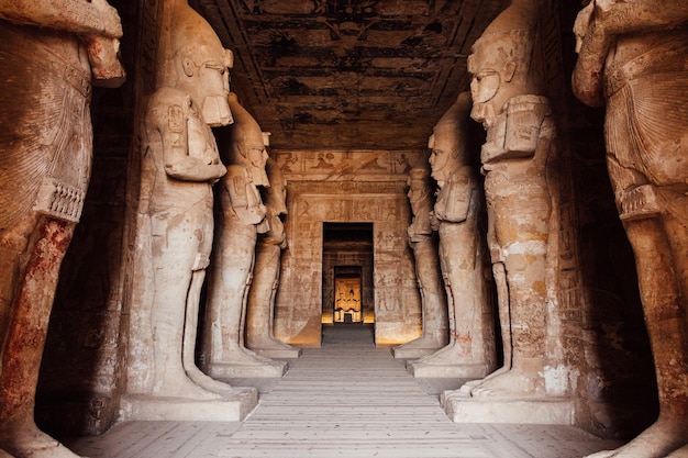 Interior do Grande Templo de Abu Simbel, no Alto Egito, perto da fronteira com o Sudão