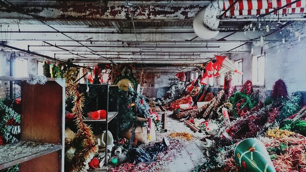 Foto interior de un edificio abandonado