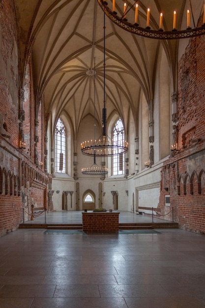 Foto interior del edificio histórico del castillo de malbork