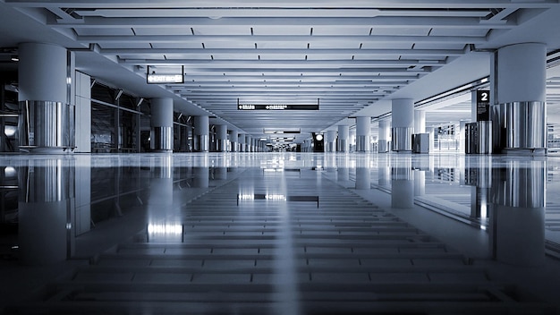 Interior del edificio iluminado
