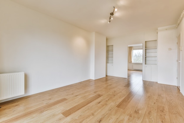 Interior de una elegante habitación en una casa de lujo