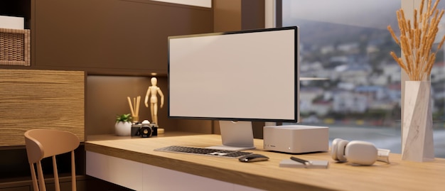 Interior de espacio de trabajo de oficina de elegancia moderna en material de madera moderno con maqueta de computadora