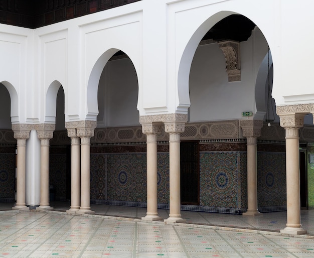 Interior de la Gran Mezquita de París