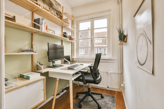 Foto interior de una habitación espaciosa