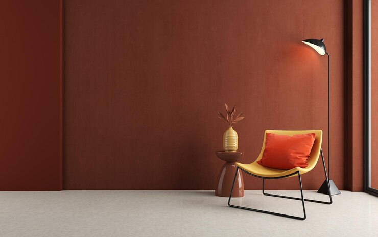 Interior de habitación moderna con silla amarilla y pared roja