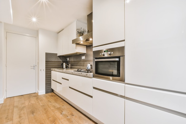 Interior de una hermosa cocina de una casa de élite