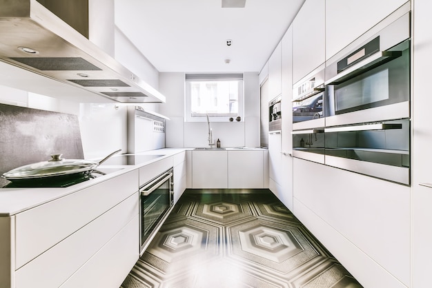 Interior de una hermosa cocina de una casa de élite