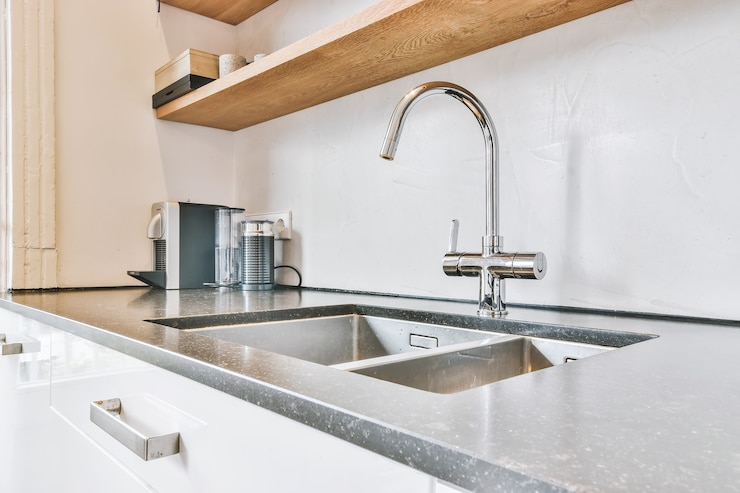 Foto interior de una hermosa cocina de una casa de élite