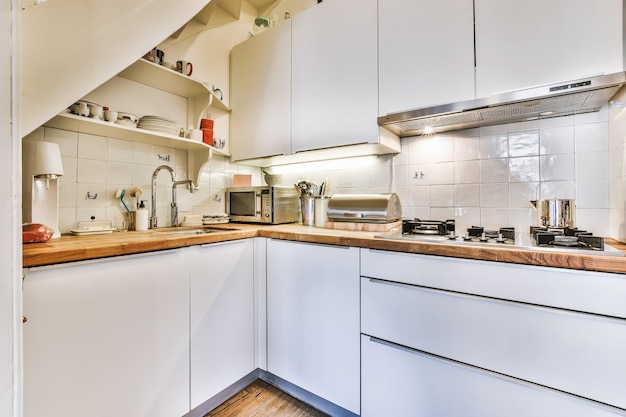 Interior de una hermosa cocina de una casa de élite