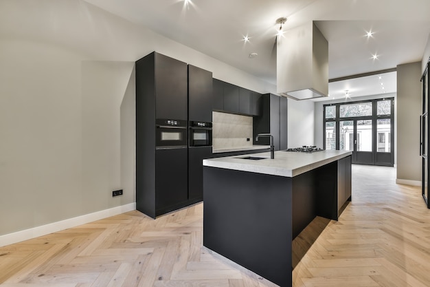 Interior de una hermosa cocina de una casa de élite