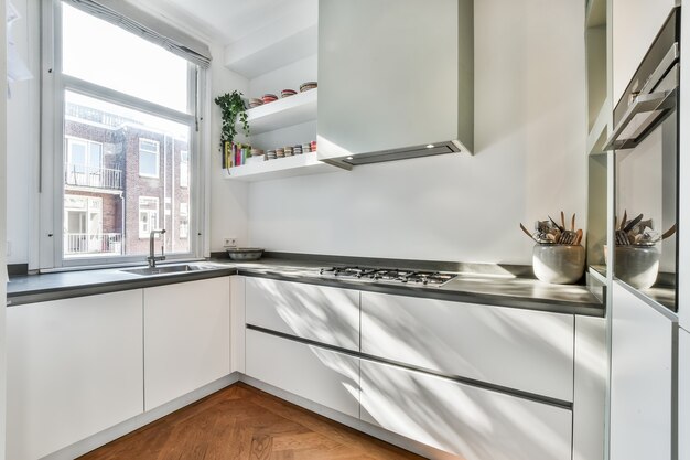 Interior de una hermosa cocina de una casa de élite