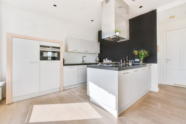 Interior de una hermosa cocina de una casa de élite