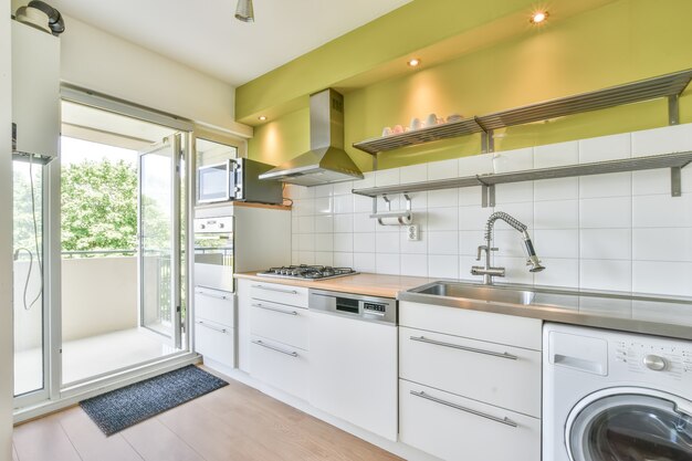 Interior de una hermosa cocina de una casa de élite