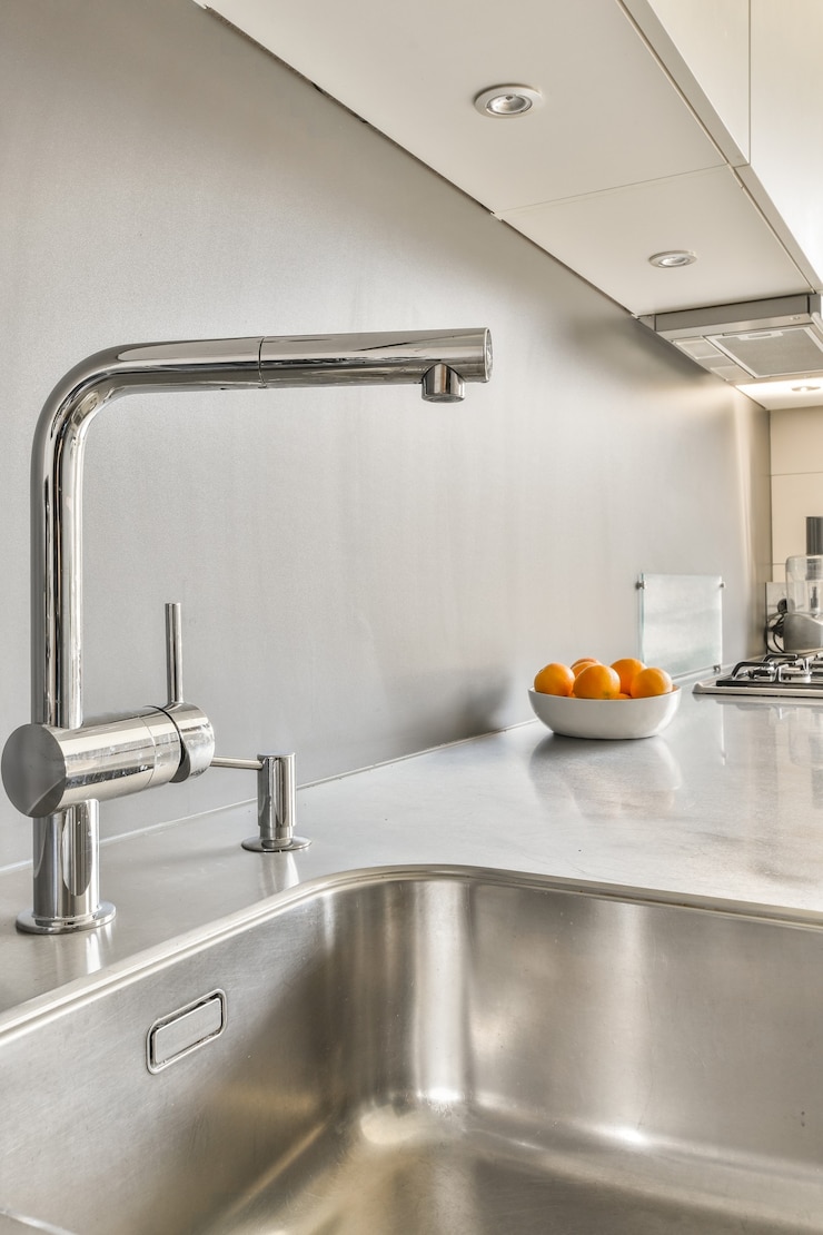 Foto interior de una hermosa cocina de una casa de élite