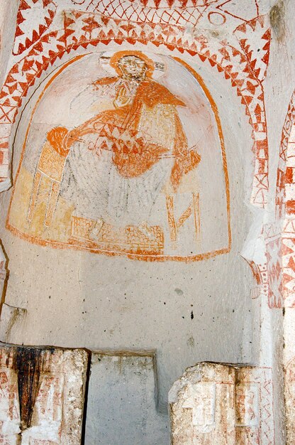 Interior de una iglesia de cueva con fresco bizantino cristiano temprano Capadocia Anatolia Central Turquía