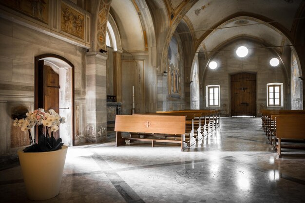 Foto interior de una iglesia italiana