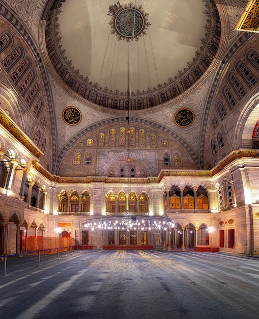 Interior de la mezquita azul