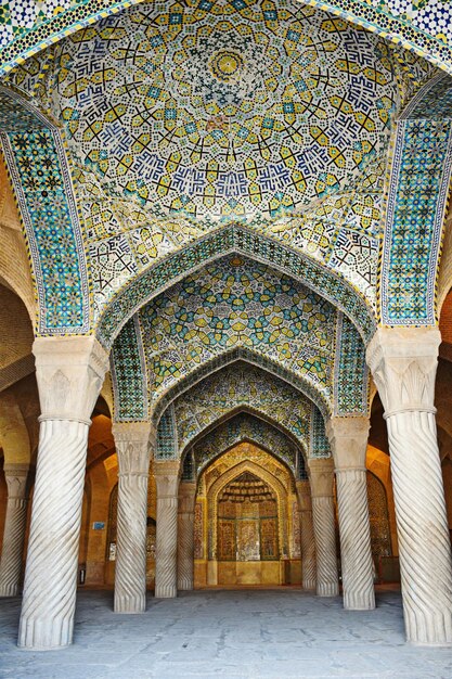 Foto el interior de la mezquita de vakil