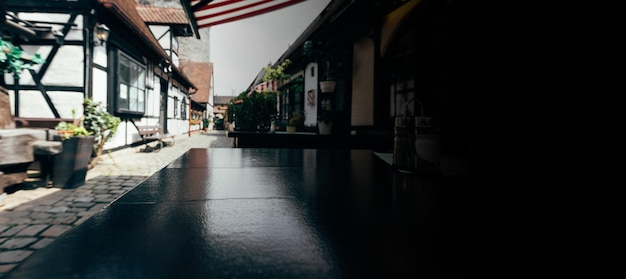 Interior moderno de un café de la calle