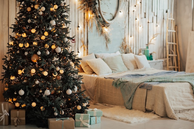 Interior de Navidad de un dormitorio.