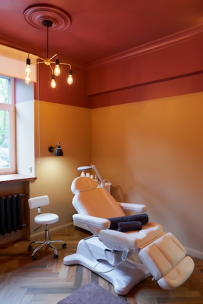 Foto interior de la oficina de cosmetología en un salón de belleza.