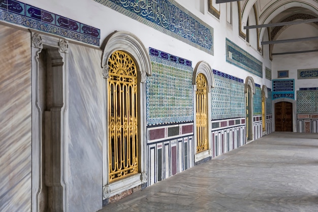 Interior del palacio de Topkapi en Estambul, Turquía