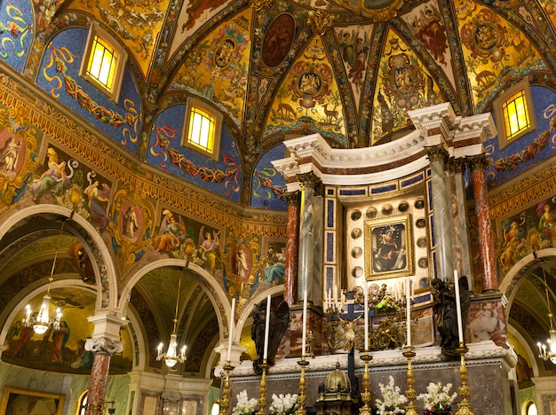 Foto interior del santuario de pompeya