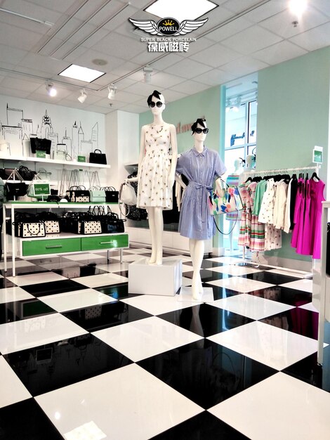 El interior de la tienda Kate Spade de Nueva York